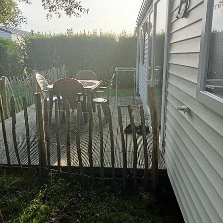 Luxueuze Stacaravan 4Pers Met Terras En Tuintje Bredene Bagian luar foto