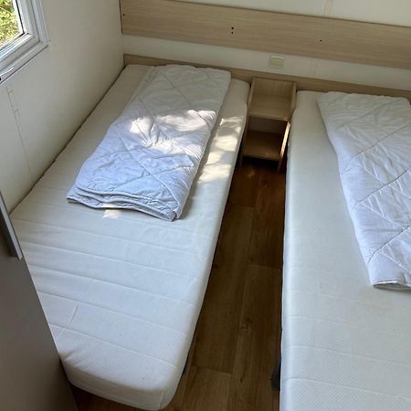 Luxueuze Stacaravan 4Pers Met Terras En Tuintje Bredene Bagian luar foto