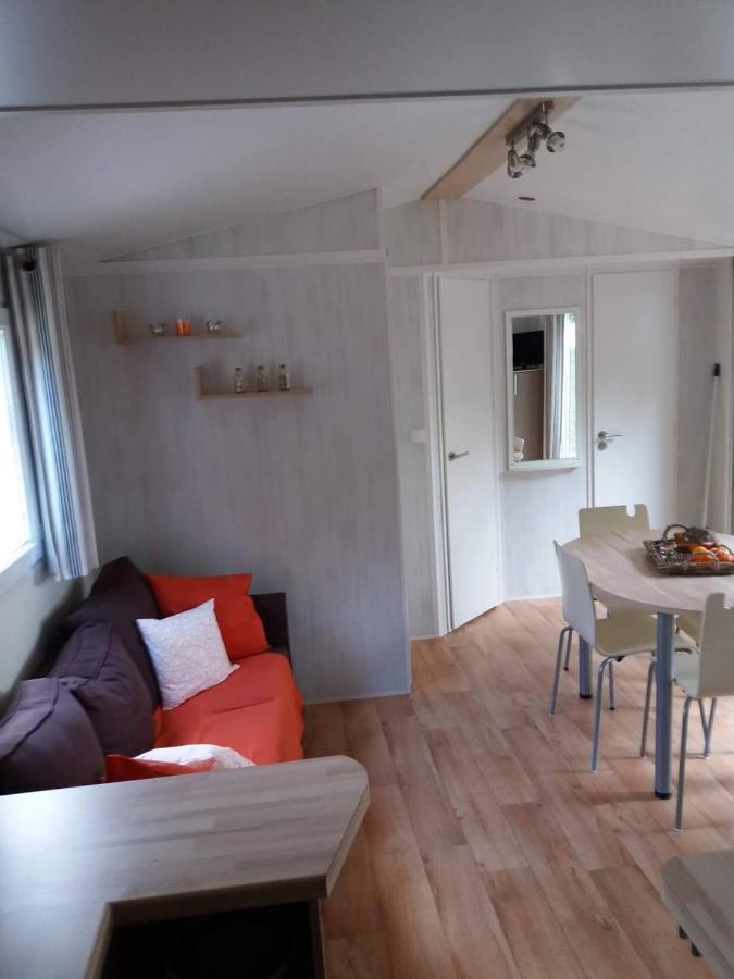 Luxueuze Stacaravan 4Pers Met Terras En Tuintje Bredene Bagian luar foto