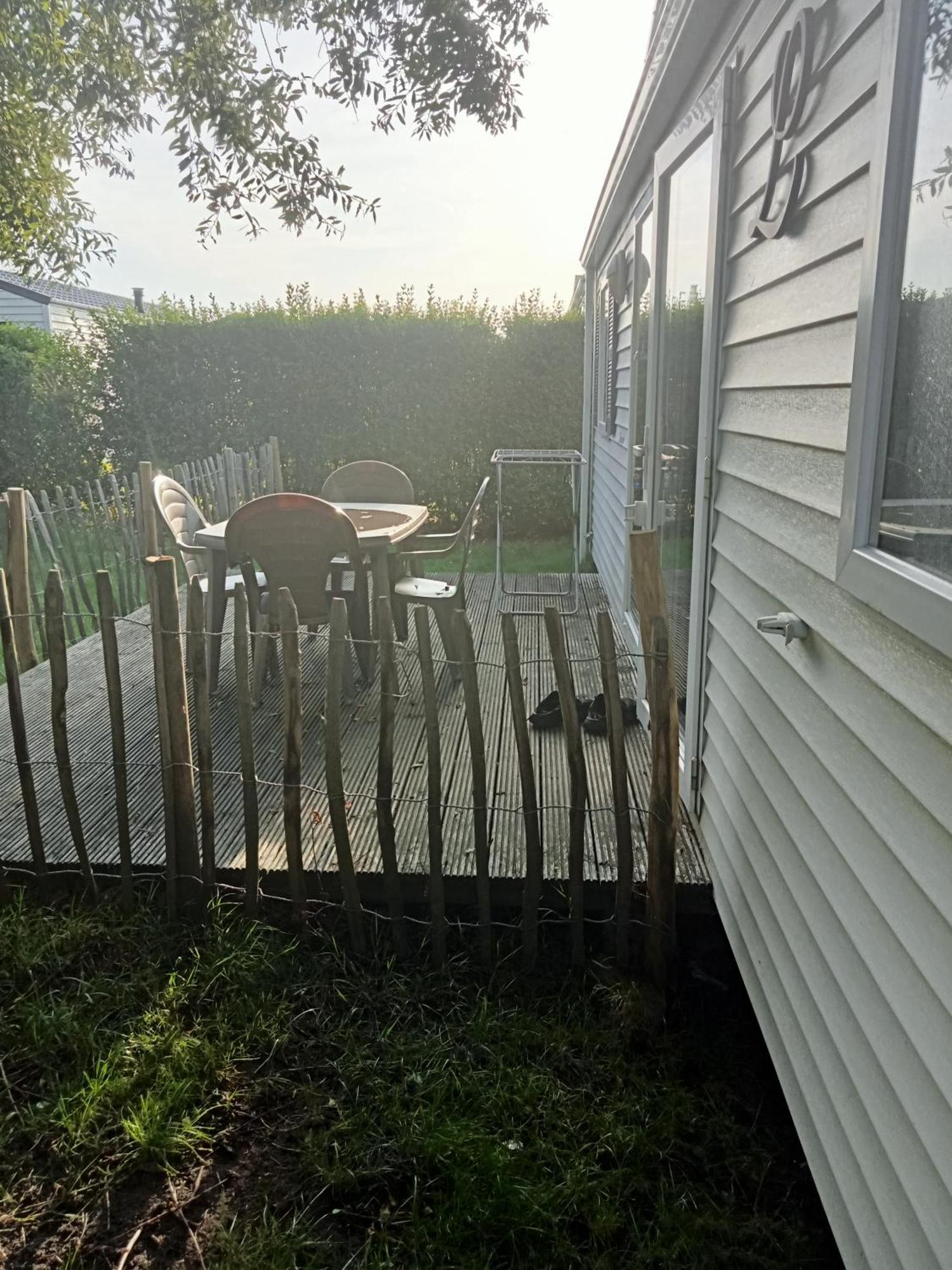 Luxueuze Stacaravan 4Pers Met Terras En Tuintje Bredene Bagian luar foto
