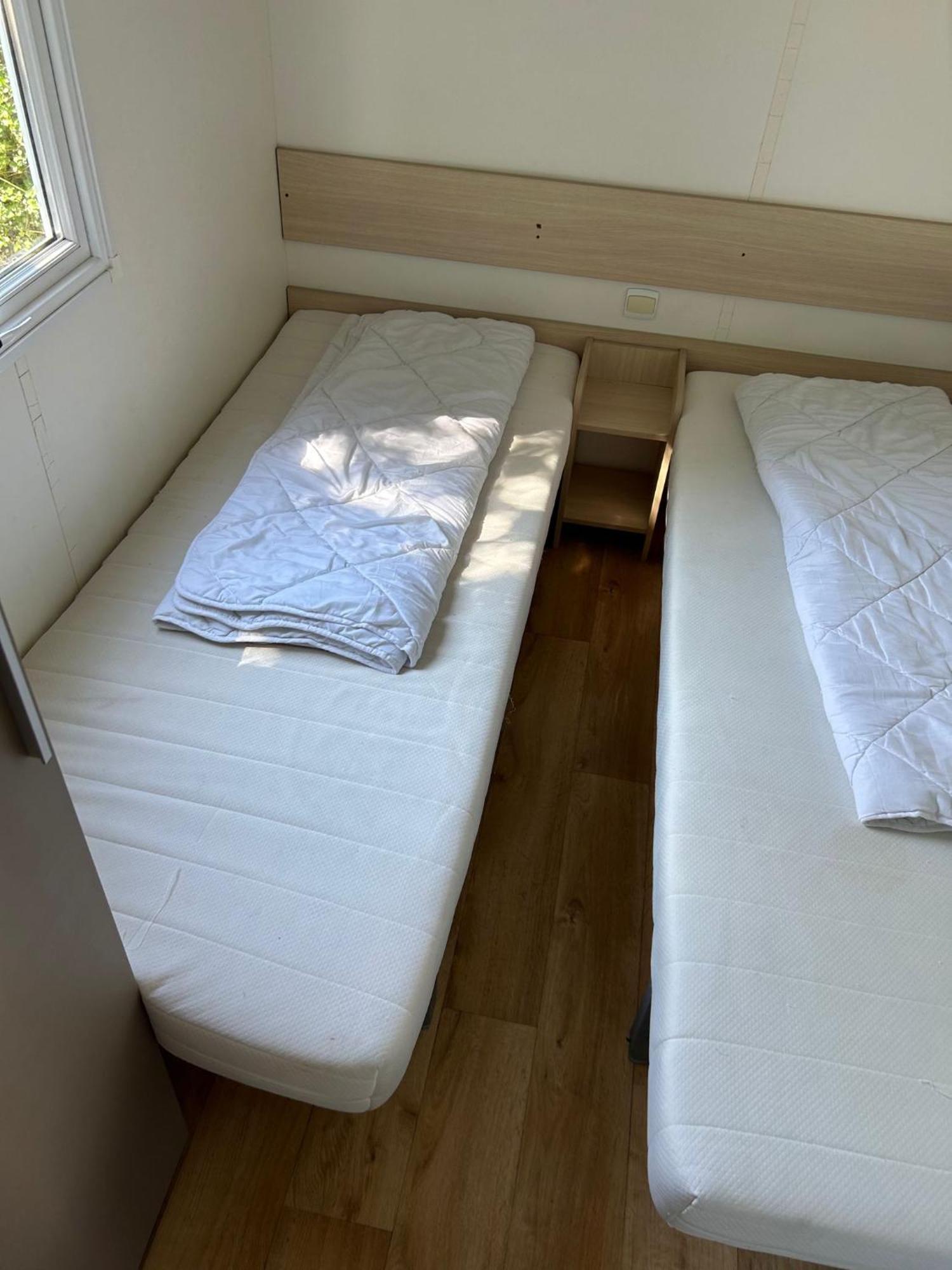 Luxueuze Stacaravan 4Pers Met Terras En Tuintje Bredene Bagian luar foto