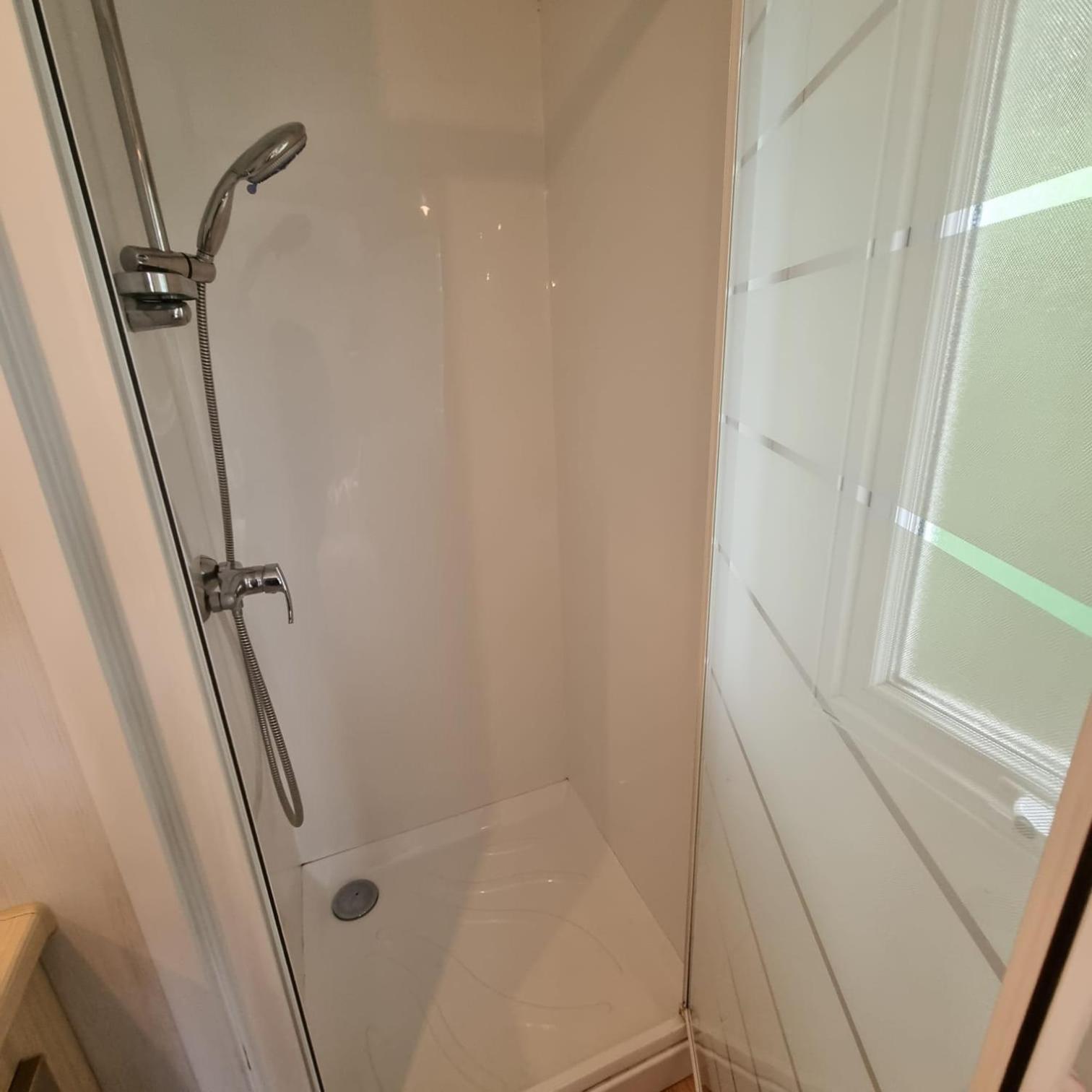Luxueuze Stacaravan 4Pers Met Terras En Tuintje Bredene Bagian luar foto